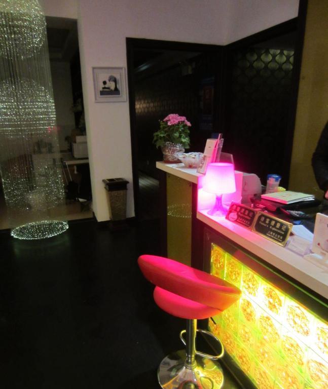 Jiujiu Holiday Hotel Shanghai Esterno foto