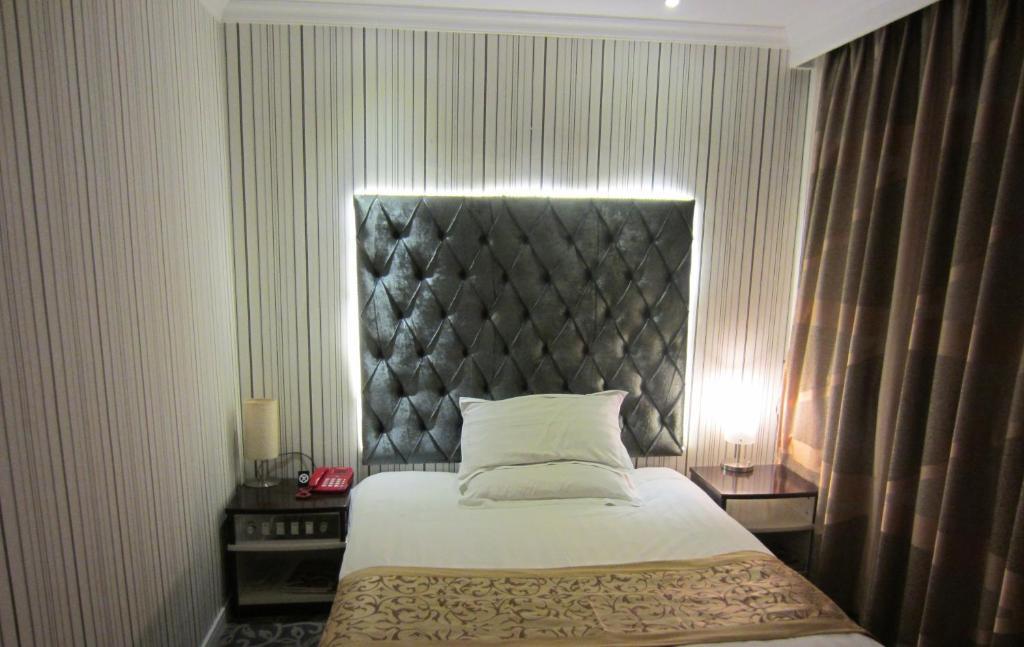 Jiujiu Holiday Hotel Shanghai Esterno foto