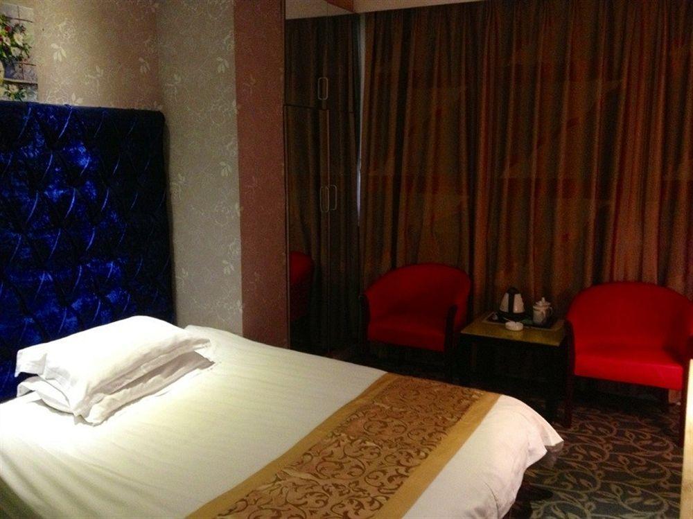 Jiujiu Holiday Hotel Shanghai Esterno foto