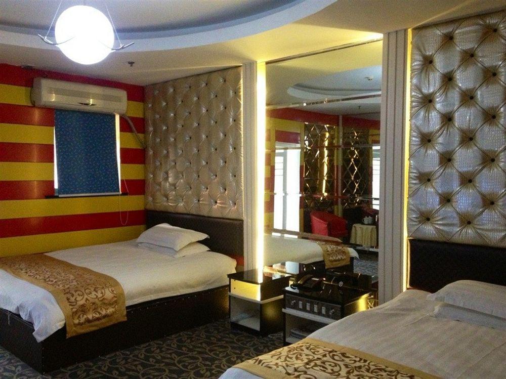 Jiujiu Holiday Hotel Shanghai Esterno foto