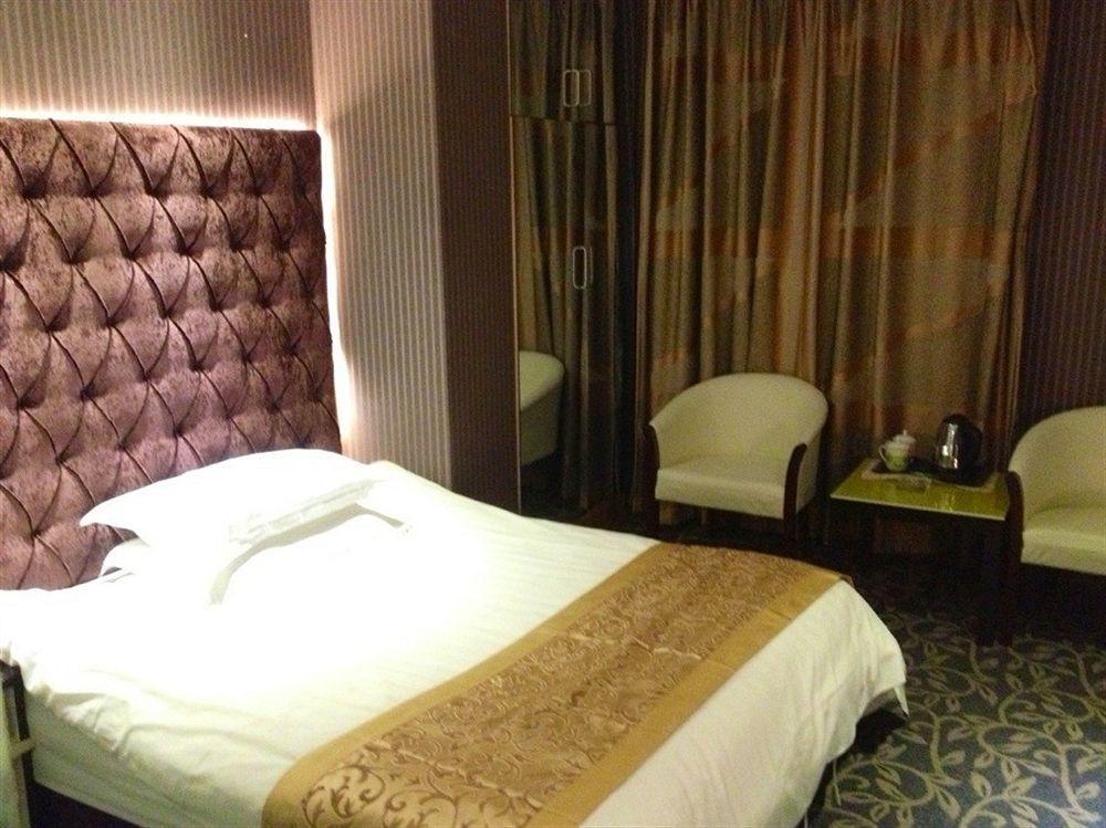 Jiujiu Holiday Hotel Shanghai Esterno foto